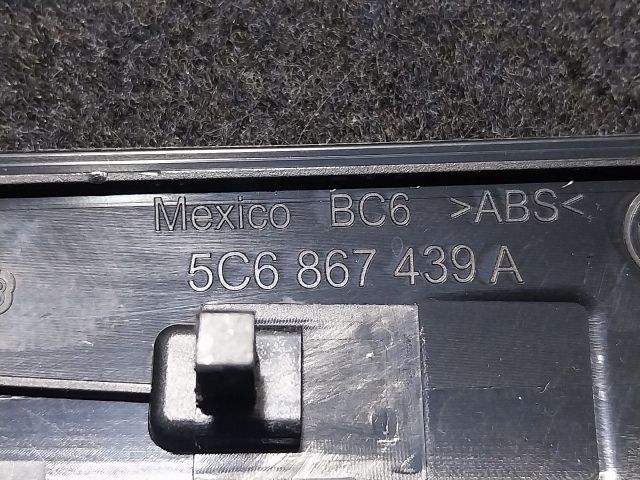 bontott VW JETTA Bal első Ajtó Kárpit Díszléc