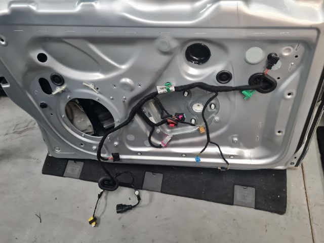 bontott VW JETTA Bal első Ajtó (Részeivel)