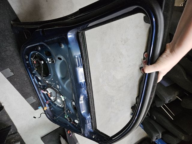 bontott VW JETTA Bal első Ajtó (Üres lemez)