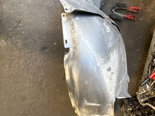 bontott VW JETTA Bal első Dobbetét (Kerékjárati, Műanyag)