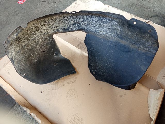 bontott VW JETTA Bal első Dobbetét (Kerékjárati, Műanyag)