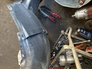 bontott VW JETTA Bal első Dobbetét (Kerékjárati, Műanyag)