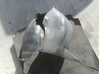 bontott VW JETTA Bal első Dobbetét (Kerékjárati, Műanyag)