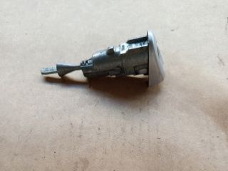 bontott VW JETTA Bal első Zárbetét