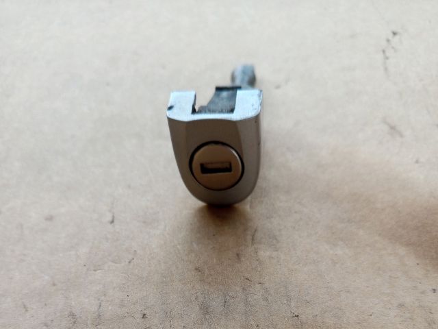 bontott VW JETTA Bal első Zárbetét