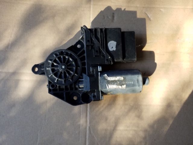bontott VW JETTA Bal hátsó Ablakemelő Motor