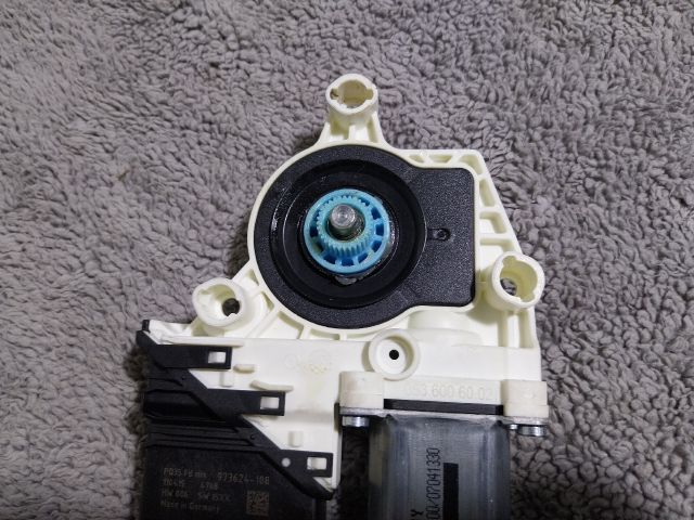 bontott VW JETTA Bal hátsó Ablakemelő Motor