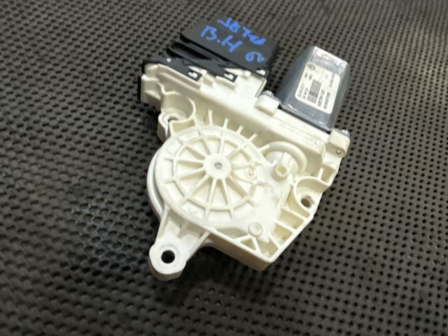 bontott VW JETTA Bal hátsó Ablakemelő Motor