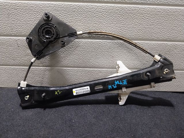 bontott VW JETTA Bal hátsó Ablakemelő Szerkezet (Elektromos)