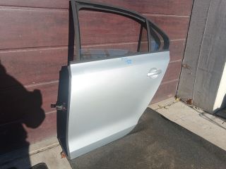bontott VW JETTA Bal hátsó Ajtó (Részeivel)