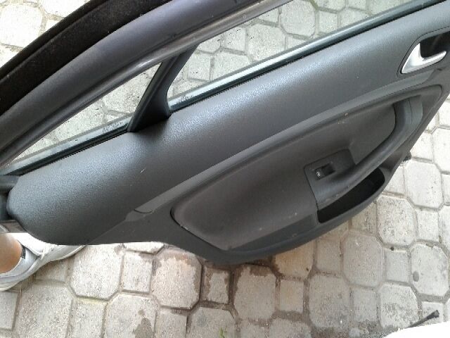 bontott VW JETTA Bal hátsó Fixüveg (Ajtóban)