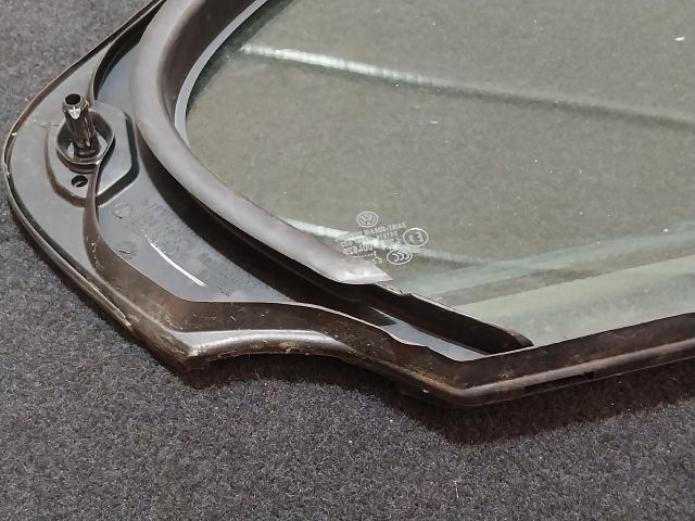 bontott VW JETTA Bal hátsó Fixüveg (Ajtóban)