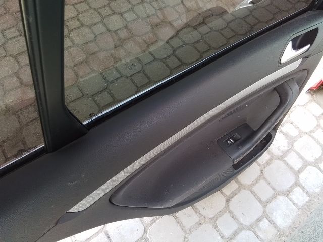 bontott VW JETTA Bal hátsó Fixüveg (Ajtóban)