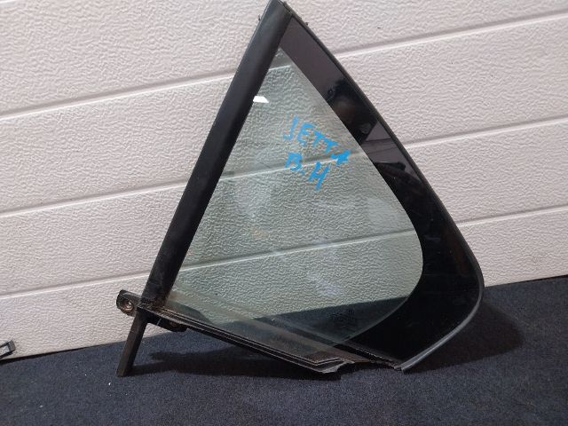 bontott VW JETTA Bal hátsó Fixüveg (Ajtóban)