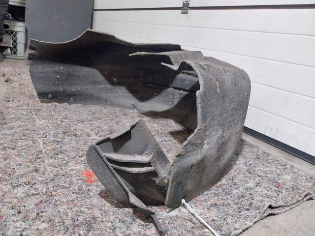 bontott VW JETTA Bal hátsó Hátsó Dobbetét (Kerékjárati, Műanyag)