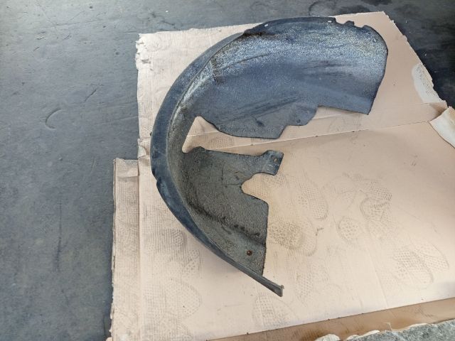 bontott VW JETTA Bal hátsó Hátsó Dobbetét (Kerékjárati, Műanyag)