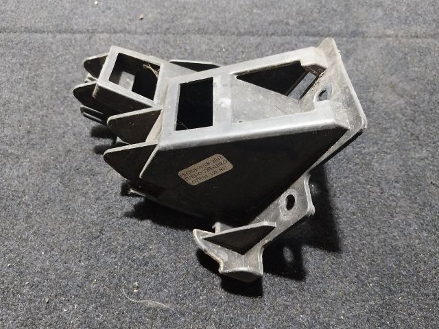 bontott VW JETTA Bal hátsó Lökhárító Tartó (Műanyag)