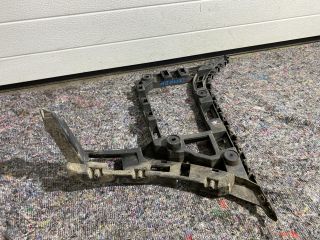 bontott VW JETTA Bal hátsó Lökhárító Tartó (Műanyag)