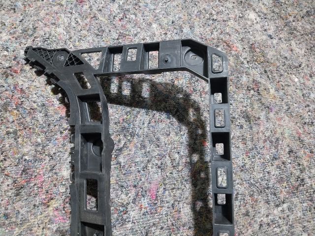 bontott VW JETTA Bal hátsó Lökhárító Tartó (Műanyag)