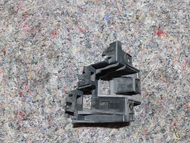 bontott VW JETTA Bal hátsó Lökhárító Tartó (Műanyag)