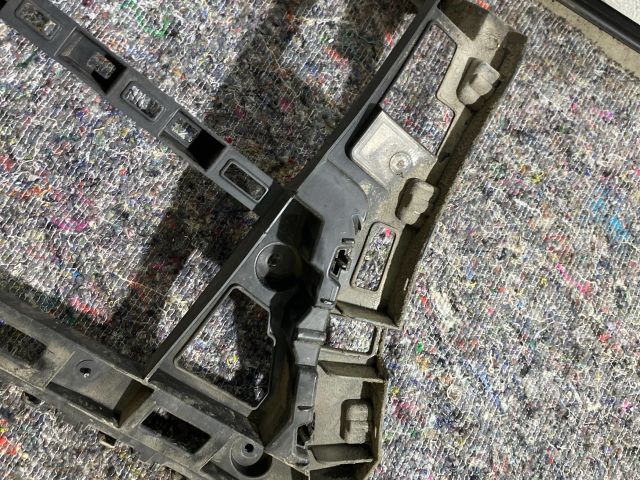 bontott VW JETTA Bal hátsó Lökhárító Tartó (Műanyag)