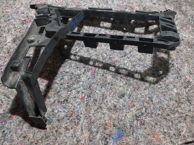 bontott VW JETTA Bal hátsó Lökhárító Tartó (Műanyag)