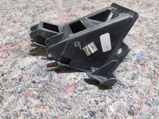 bontott VW JETTA Bal hátsó Lökhárító Tartó (Műanyag)