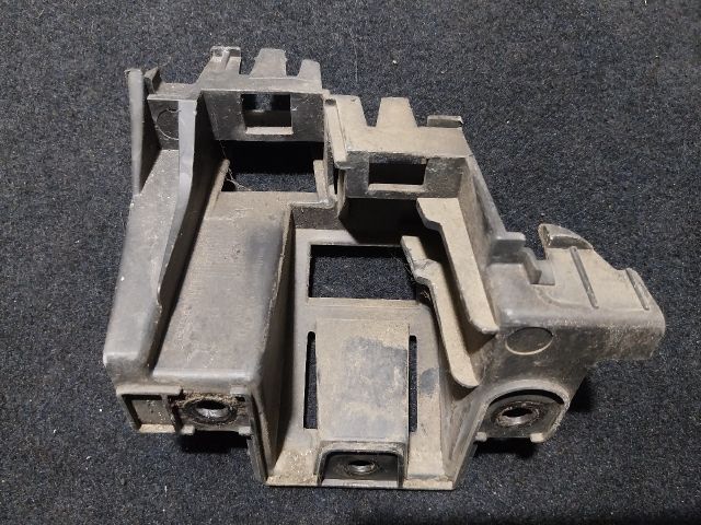 bontott VW JETTA Bal hátsó Lökhárító Tartó (Műanyag)