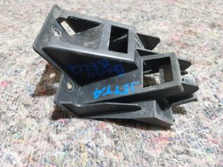 bontott VW JETTA Bal hátsó Lökhárító Tartó (Műanyag)