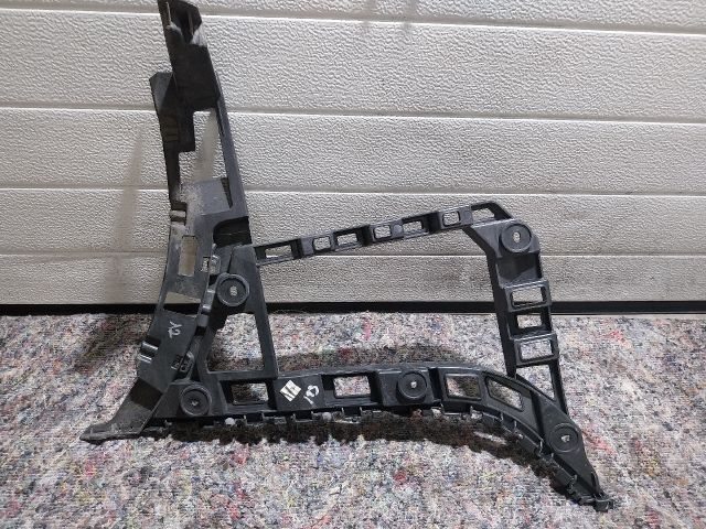 bontott VW JETTA Bal hátsó Lökhárító Tartó (Műanyag)