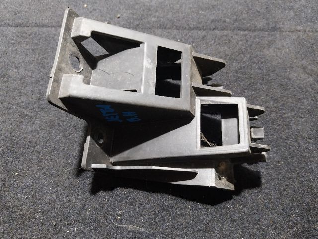 bontott VW JETTA Bal hátsó Lökhárító Tartó (Műanyag)