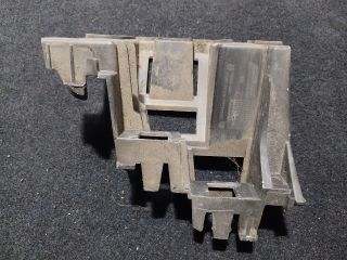 bontott VW JETTA Bal hátsó Lökhárító Tartó (Műanyag)