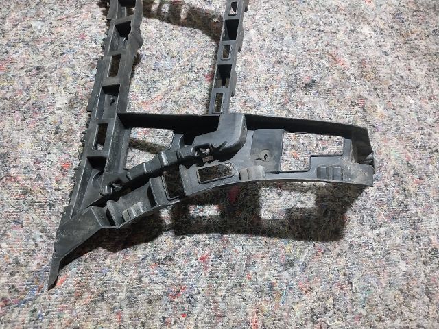 bontott VW JETTA Bal hátsó Lökhárító Tartó (Műanyag)