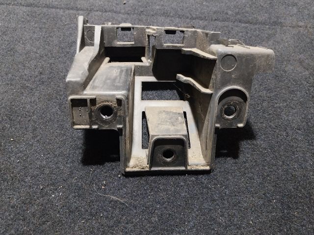 bontott VW JETTA Bal hátsó Lökhárító Tartó (Műanyag)