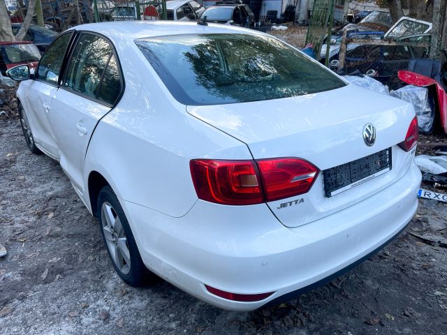 bontott VW JETTA Bal hátsó Negyed Karosszéria Csomag