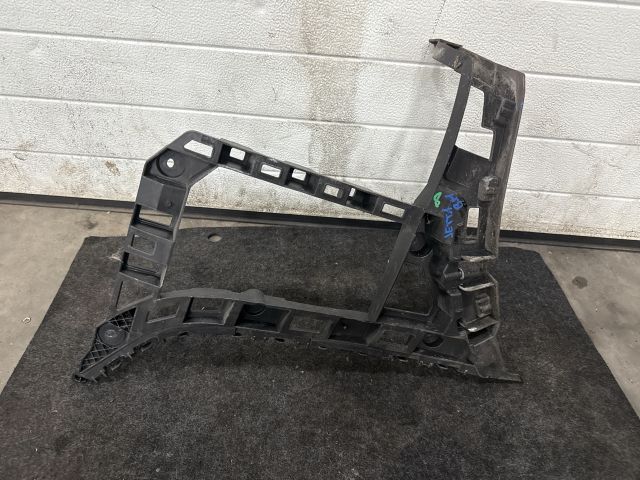 bontott VW JETTA Bal hátsó Oldal Lökhárító Tartó (Műanyag)