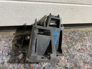 bontott VW JETTA Bal hátsó Oldal Lökhárító Tartó (Műanyag)