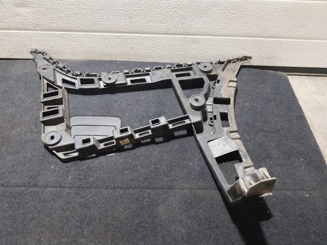 bontott VW JETTA Bal hátsó Oldal Lökhárító Tartó (Műanyag)