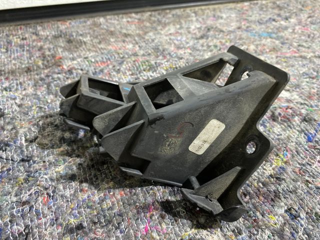 bontott VW JETTA Bal hátsó Oldal Lökhárító Tartó (Műanyag)