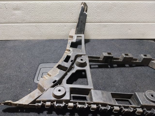 bontott VW JETTA Bal hátsó Oldal Lökhárító Tartó (Műanyag)