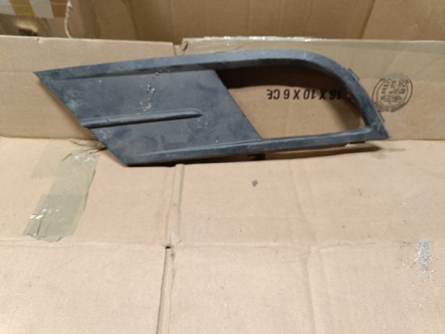 bontott VW JETTA Bal Ködlámpa Rács