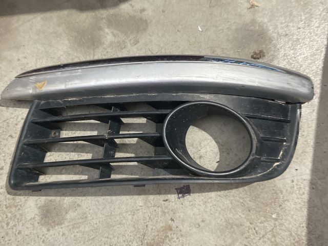 bontott VW JETTA Bal Ködlámpa Rács