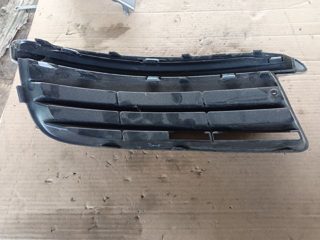 bontott VW JETTA Bal Ködlámpa Rács