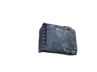 bontott VW JETTA Biztosítéktábla Fedél