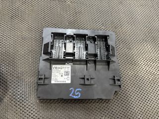 bontott VW JETTA Biztosítéktábla Utastér