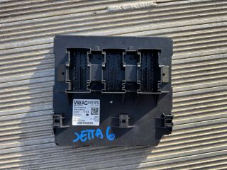 bontott VW JETTA Biztosítéktábla Utastér