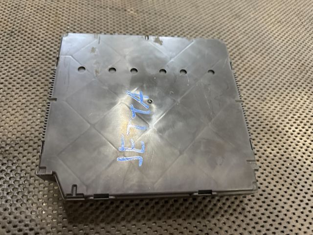 bontott VW JETTA Biztosítéktábla Utastér