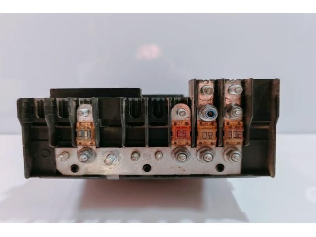 bontott VW JETTA Biztosítéktábla Utastér