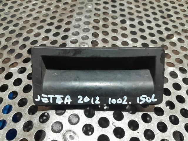 bontott VW JETTA Csomagtér Nyitó Kar / Gomb