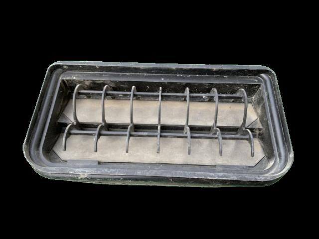 bontott VW JETTA Csomagtér Szellőző Bal